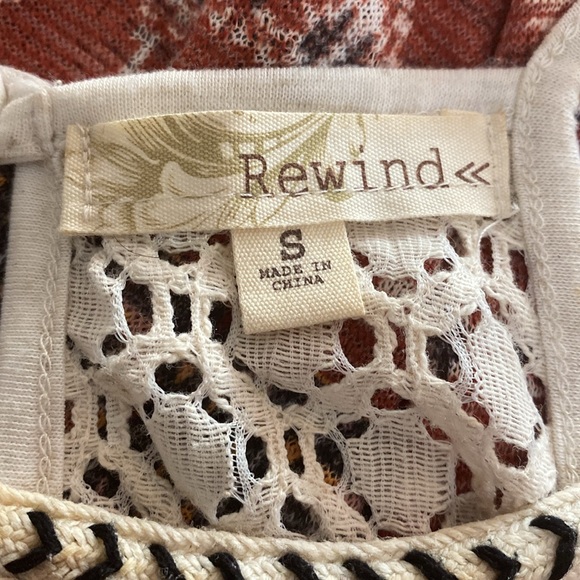 Rewind sleeveless southwestern/lace top - Size Small - Picture 5 of 9